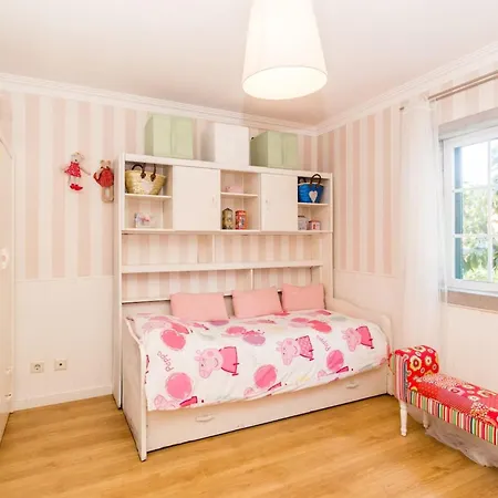 Beautiful House With Private Pool In Alcabideche